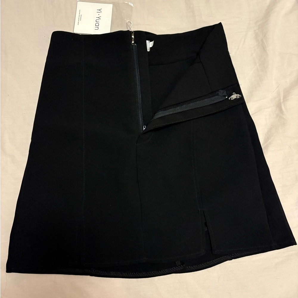 Yi Yuan Black Skirt/ Skort